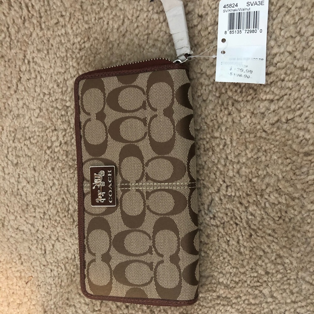 NWT Coach Zip Around Wallet !